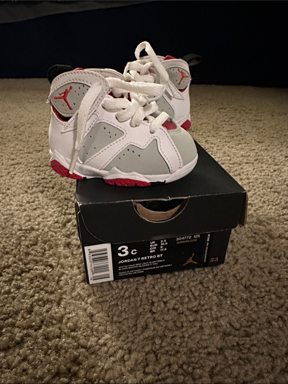 Jordan Kids White, Gray & Red Retro 7 Sneakers